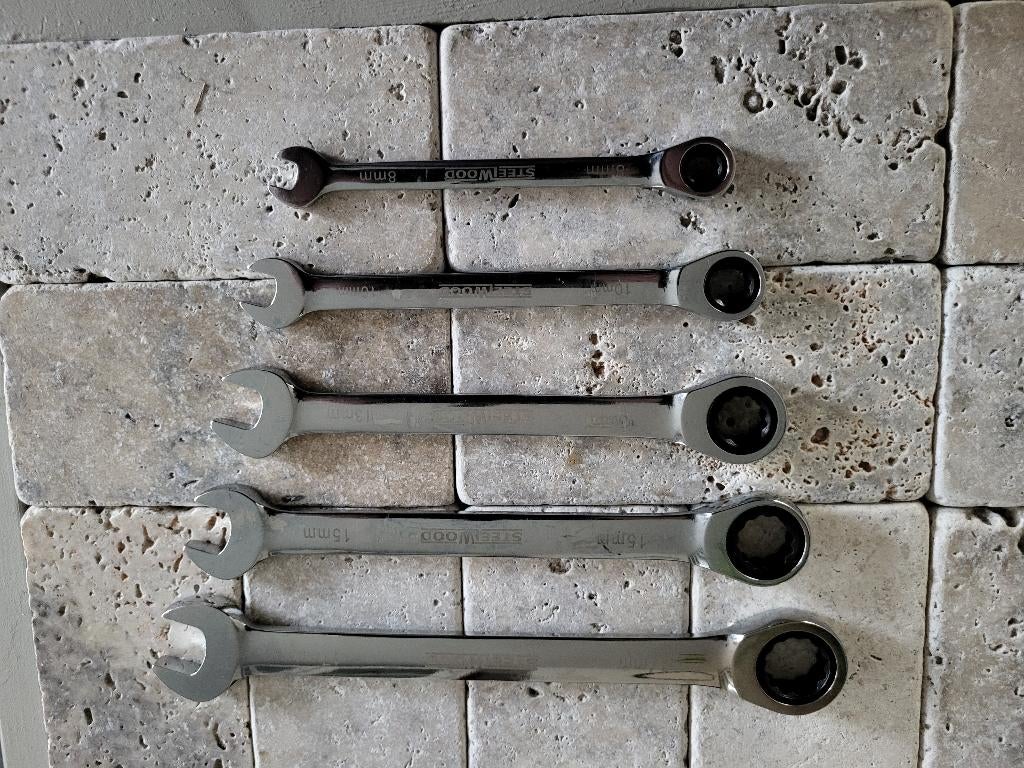 Clé à anneau à cliquet Steelwood 8-10-13-15-17 mm, Autos : Divers, Outils de voiture, Neuf, Enlèvement ou Envoi