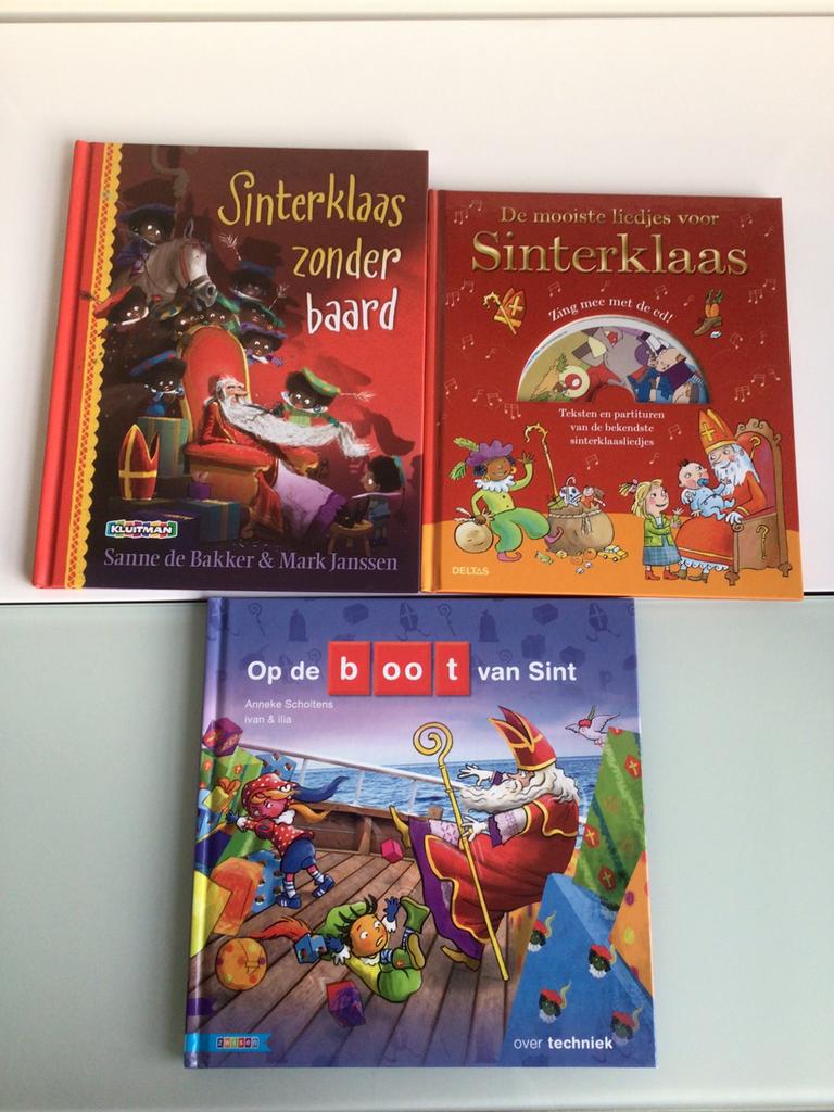 3 Sinterklaas boeken waarvan één met CD, Ophalen of Verzenden, Zo goed als nieuw