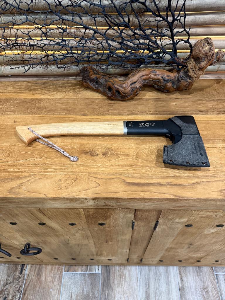 Fiskars Norden N10 + fourreau, Jardin & Terrasse, Outils à main, Neuf, Hache, Enlèvement ou Envoi