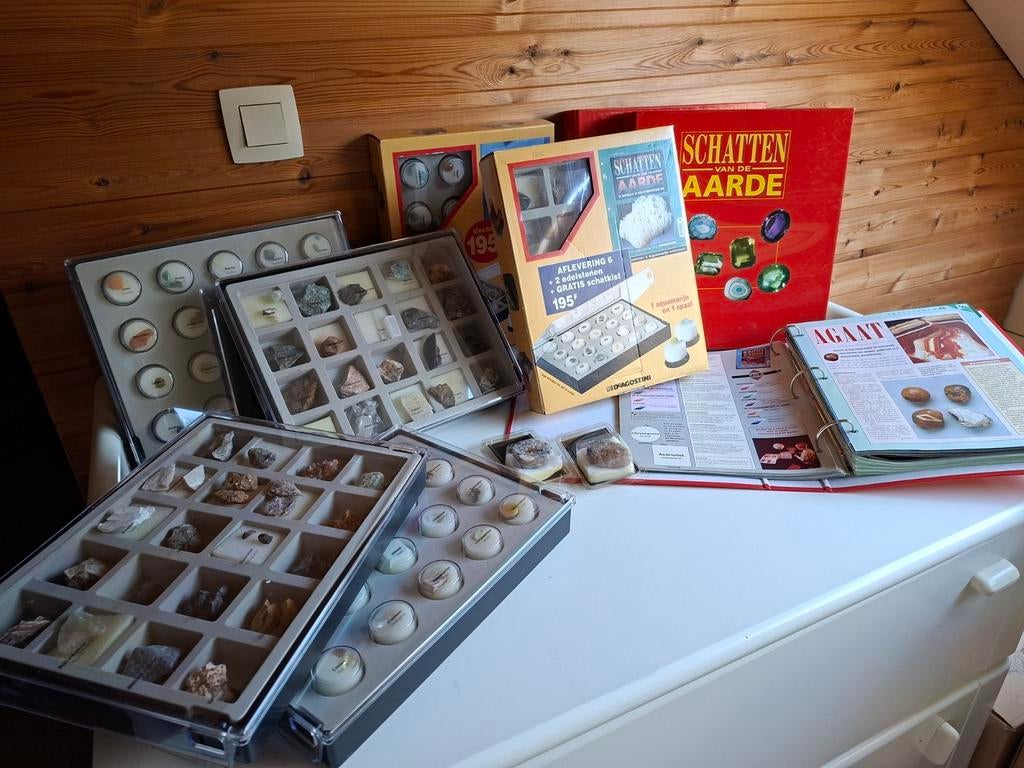 Schatten van de Aarde Deagostini 1996, Verzamelen, Mineralen en Fossielen, Ophalen