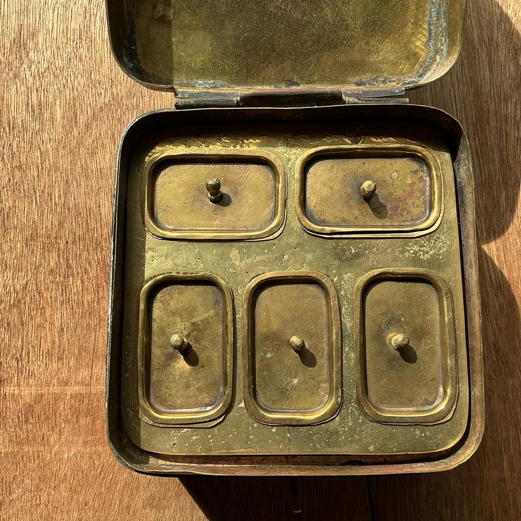 Antieke Indiase koperen betelnoot- of pandandoos., Ophalen of Verzenden