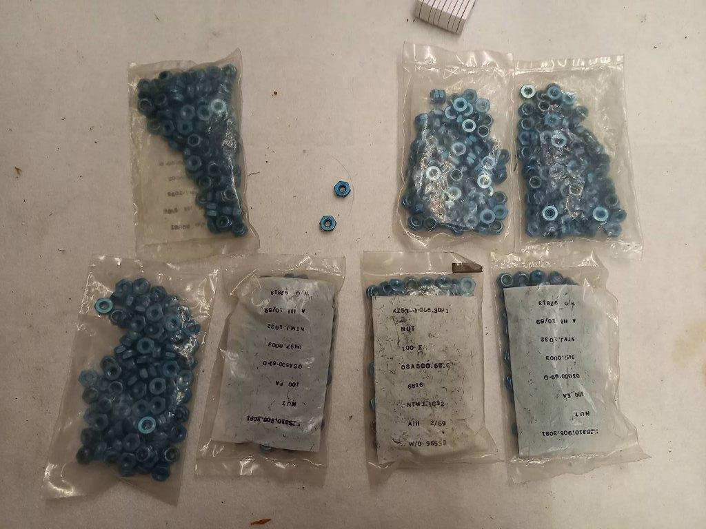 Zeshoekige zelfborgende blauwe moeren: 5 euro per zakje, Bricolage & Construction, Quincaillerie & Fixations, Enlèvement, Neuf