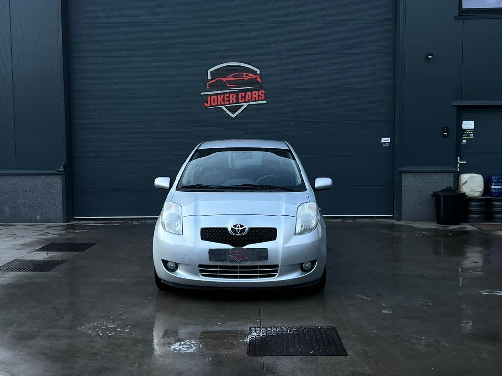 Toyota Yaris 1.3i VVT-i 16v Airco, Autos, Argent ou Gris, Achat, Airbags, Boîte manuelle