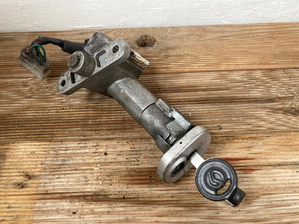 Barillet scooter sym avec une clef, Vélos & Vélomoteurs, Scooters | SYM, Envoi, Utilisé, Classe B (45 km/h), Mio