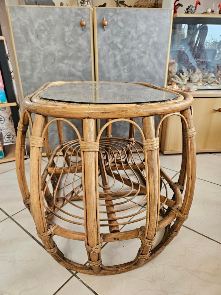 Table basse en bambou plateau en verre, Maison & Meubles, 45 à 60 cm, Enlèvement, Utilisé, 75 cm ou plus