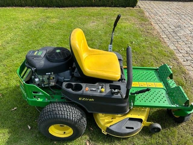 John Deere zitmaaier Z235, Tuin en Terras, Ophalen, John deere, Mulchfunctie, Zo goed als nieuw