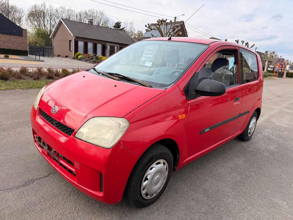 Mooi klein rood autootje – Daihatsu Cuore - 1.0 benzine, Auto's, Daihatsu, Cuore, Bedrijf, Handgeschakeld, Euro 4