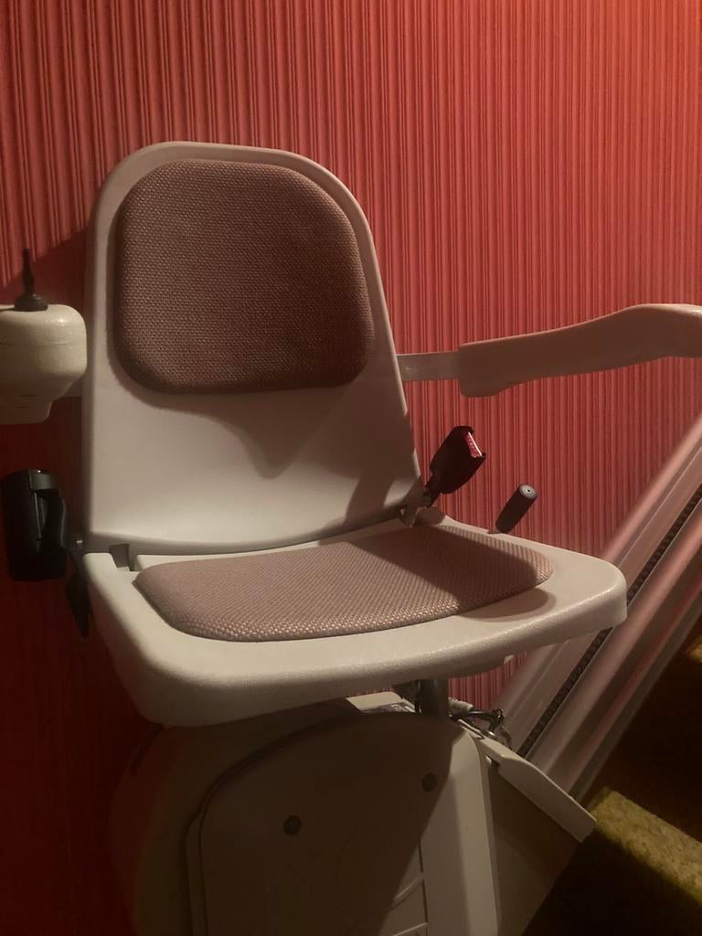 Monte escalier de marque ACORN, Enlèvement, Comme neuf