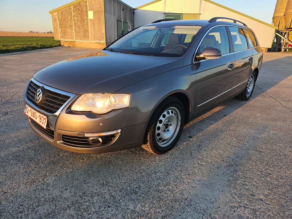 Volkswagen Passat Variant CT ok., Argent ou Gris, 1800 kg, 749 kg, Boîte manuelle