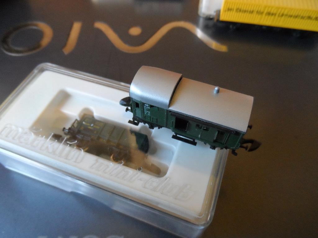 MARKLIN Mini club Z - TWEE auto's, waarvan ÉÉN in een doos., Hobby en Vrije tijd, Gelijkstroom of Wisselstroom, Wagon, Ophalen of Verzenden