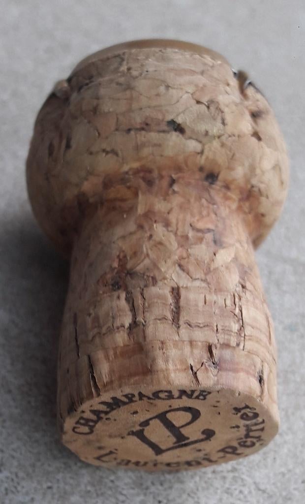 Capsule en kurk van Laurent Perriers tours sur Marne, Ophalen of Verzenden, Gebruikt, Champagne