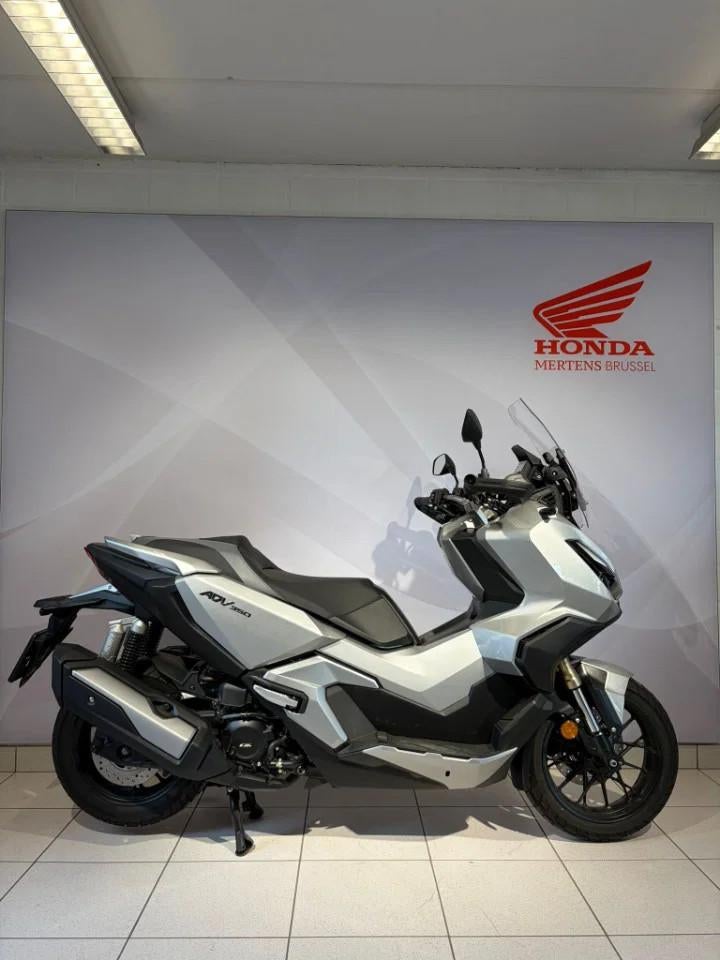 Honda ADV350 (bj 2022), Motoren, Scooter, Bedrijf, 350 cc, 12 t/m 35 kW