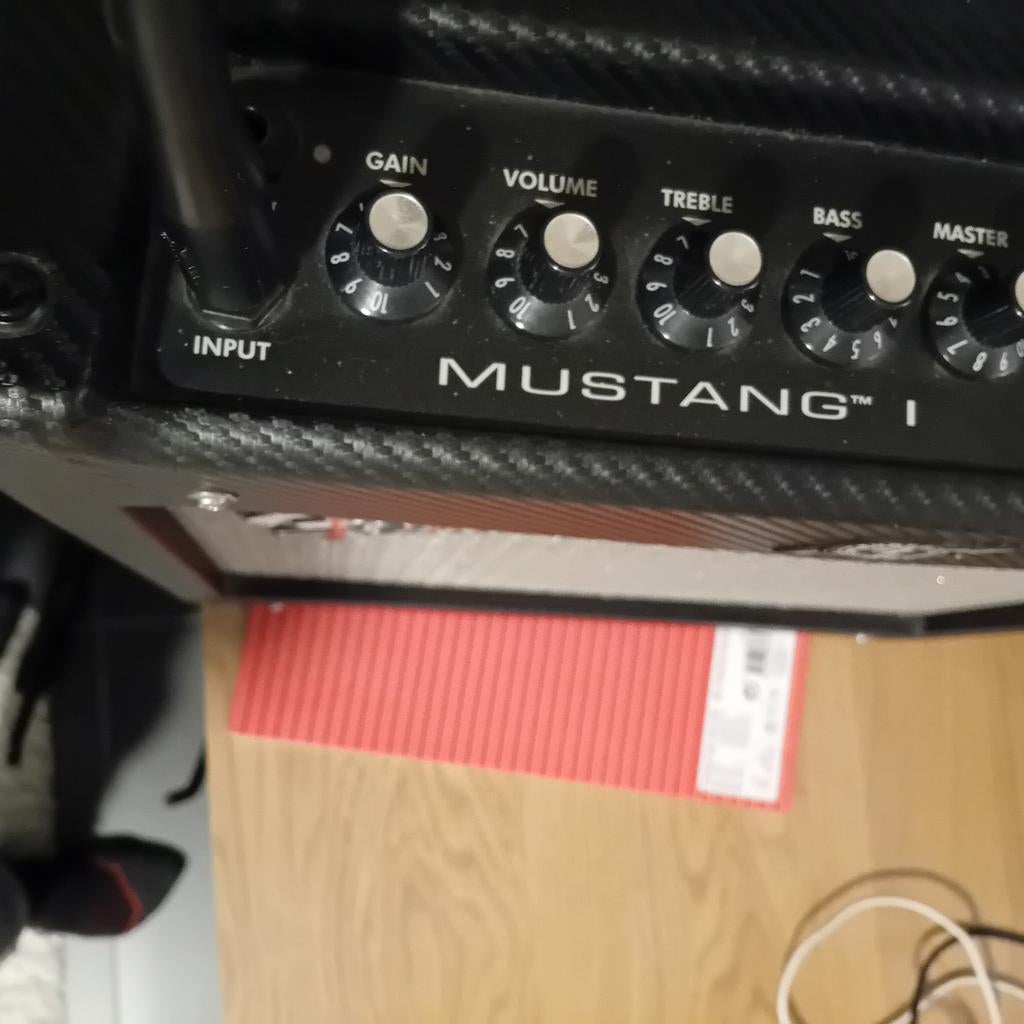 FENDER VERSTERKER MUSTANG MET EFFECTEN, Ophalen