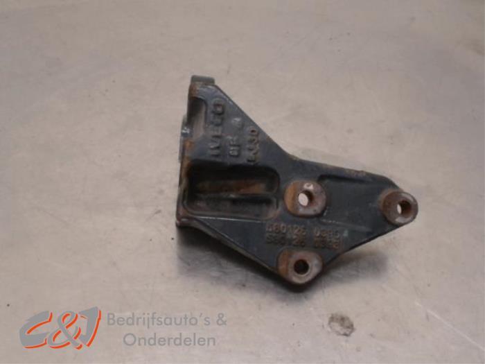 Support moteur d'un Iveco New Daily, Autos : Pièces & Accessoires, -, 3 mois de garantie, Utilisé, Autres marques automobiles
