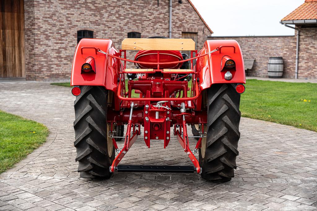 Tractor Porsche 329 Super Export, Ophalen