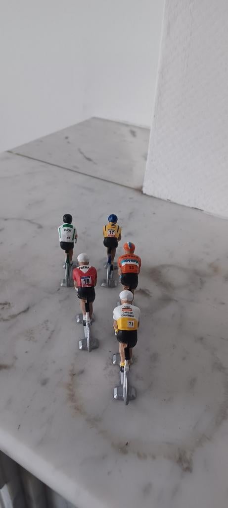 Miniatuur wielrenners retro truitjes, Antiek en Kunst, Antiek | Speelgoed, Ophalen of Verzenden