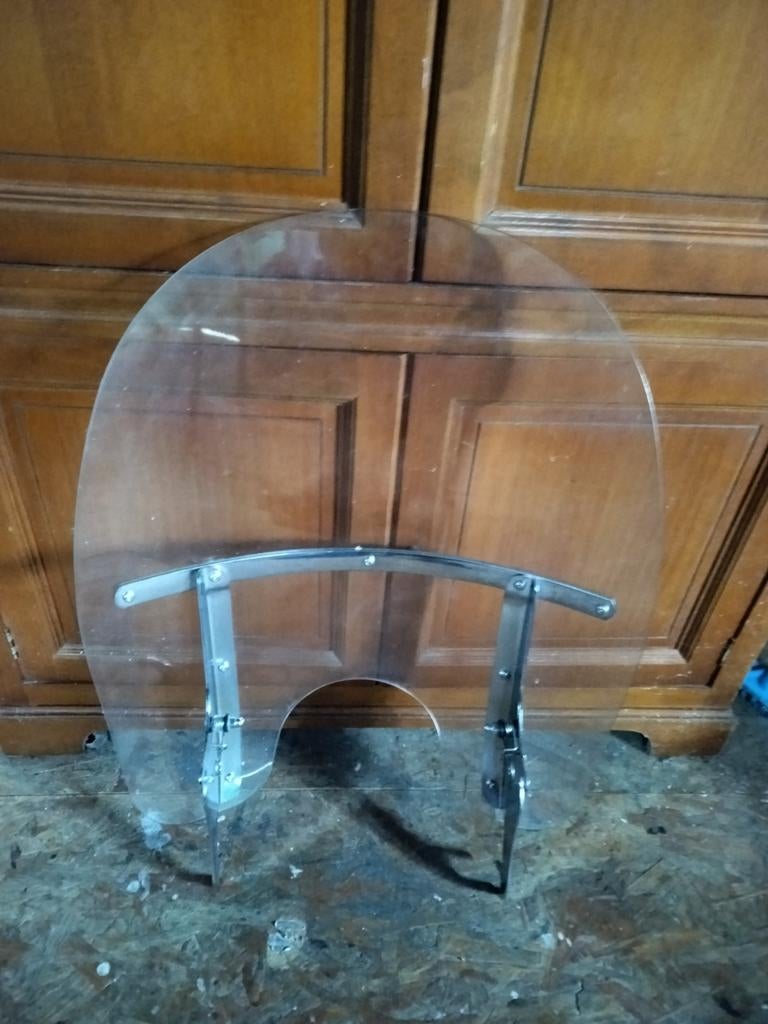 Harley onderdelen 1windscherm 1 zadel  van een springer en, Motoren, Ophalen