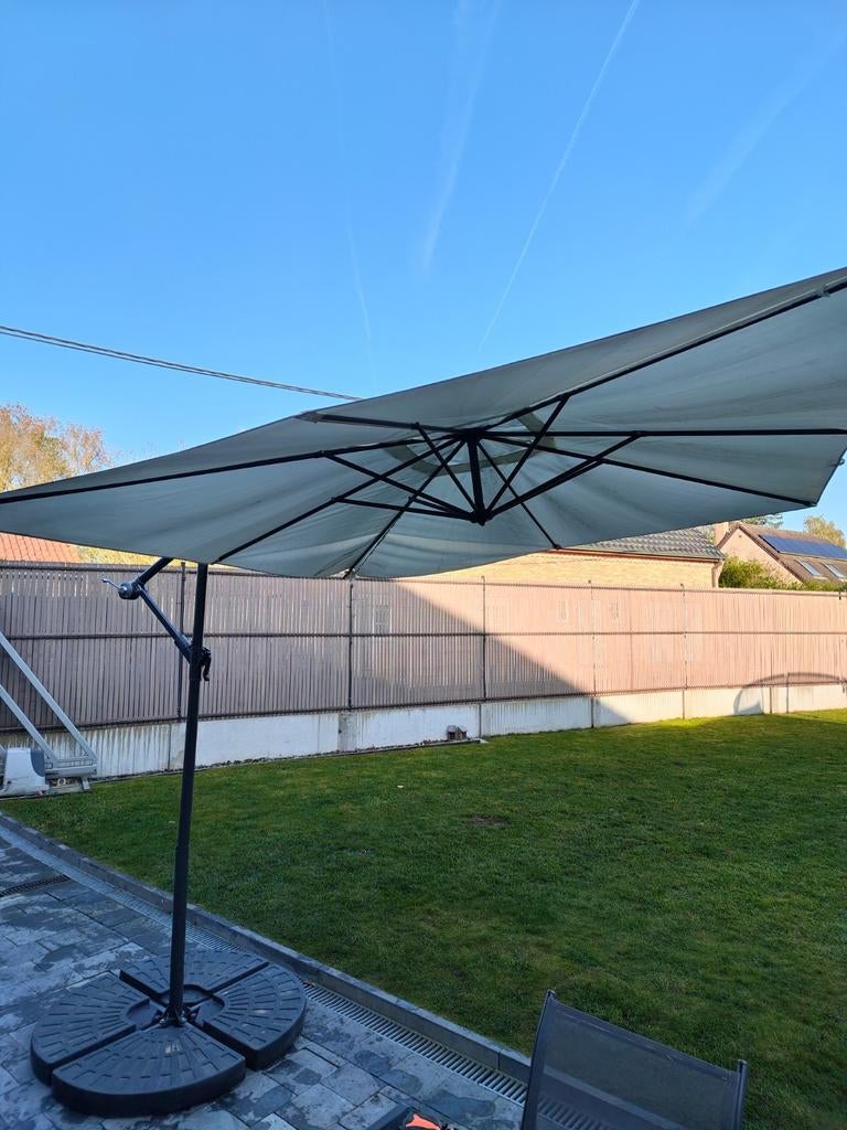 Zweef parasol compleet met voet en tegels, Tuin en Terras, Parasols, Ophalen