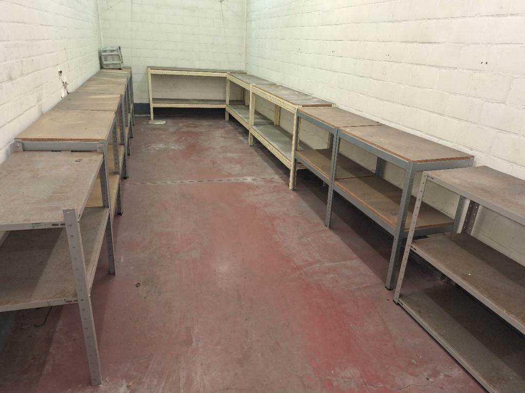 Étagères d'empilage, Enlèvement, Motos Raes, Info@motosraes.be, Heidelbergstraat 63