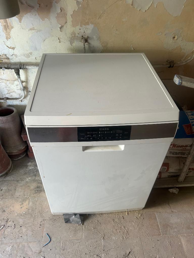 Lave-vaisselle AEG, Electroménager, Lave-vaisselle, 85 à 90 cm, Programme éco, Enlèvement, Utilisé