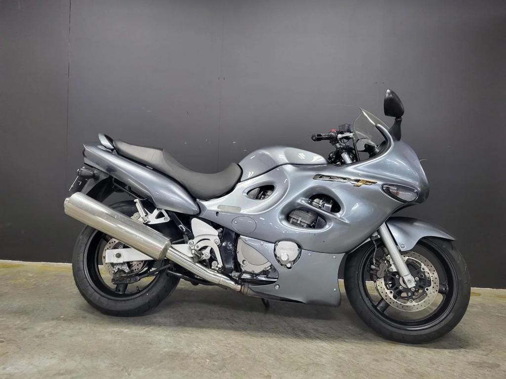 Suzuki GSX-F 750 budgetvriendelijke touring met lage km - foto 2