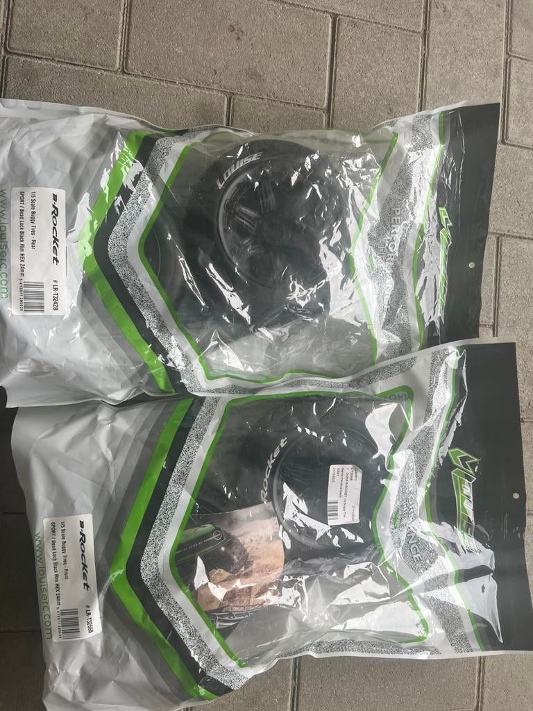 Nouveau jeu de pneus avec jante, Hobby & Loisirs créatifs, Modélisme | Radiocommandé & Téléguidé | Voitures, Enlèvement