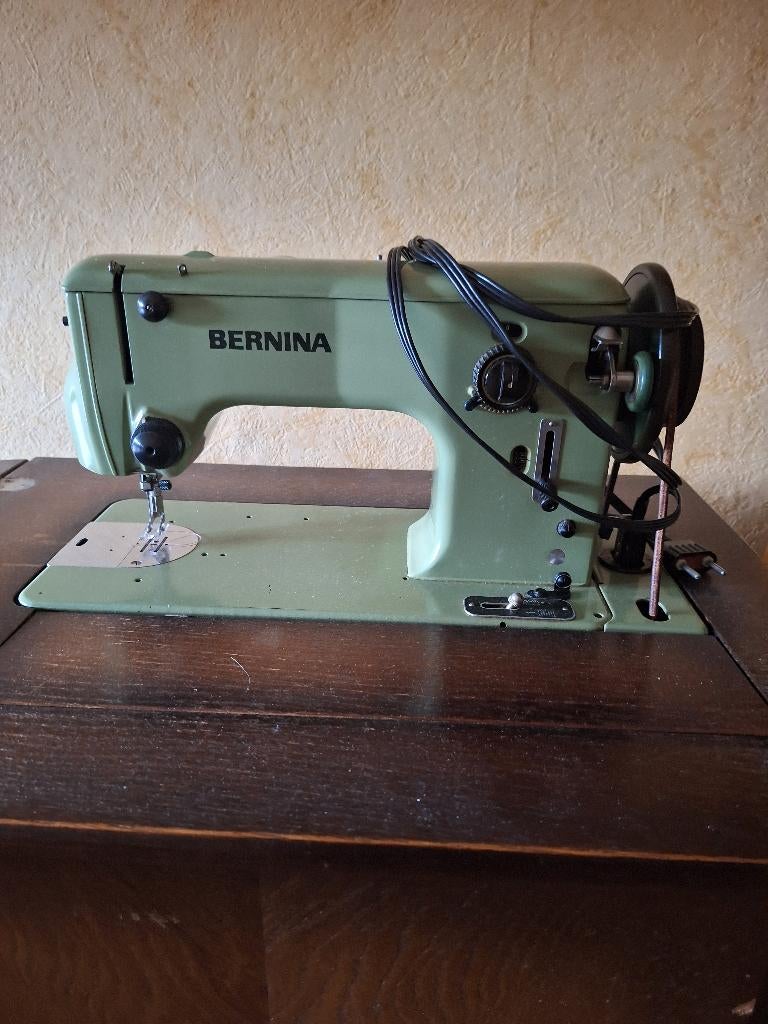 Vintage Bernina machine, Hobby en Vrije tijd, Naaimachines en Toebehoren, Ophalen, Gebruikt, Naaimachine, Bernina