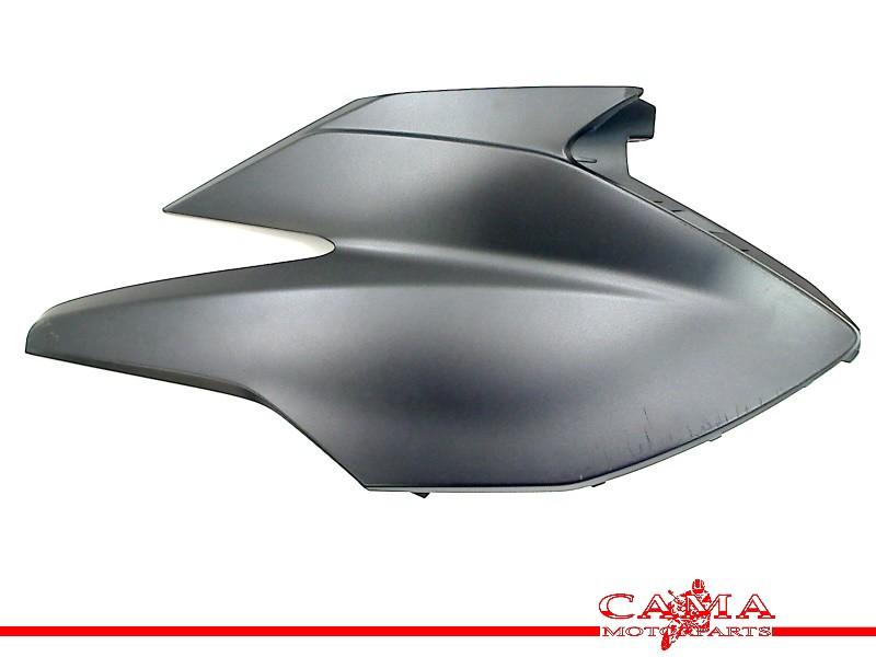 CARÉNAGE SUPÉRIEUR AVANT GAUCHE Suzuki (48113-19K), Dhr. S. di Majo, Utilisé, Info@cama-motorparts.nl, P.J. Troelstraweg 8 8
3144 CX  MAASSLUIS, NL
