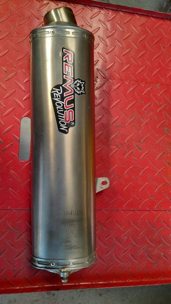 Remus revolution, Motos, Enlèvement