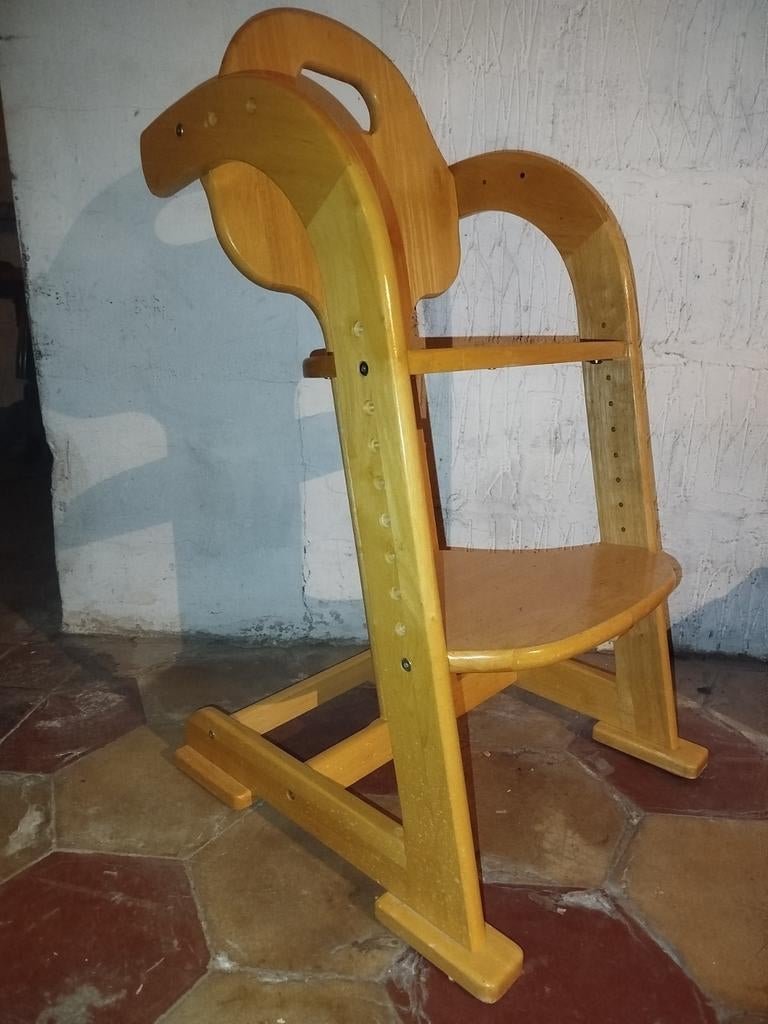 Chaise enfant bois massif, évolutif, Enfants & Bébés, Chambre d'enfant | Tables & Chaises, Enlèvement