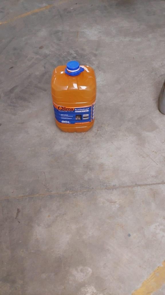 Lege bidons van 20 l., Ophalen