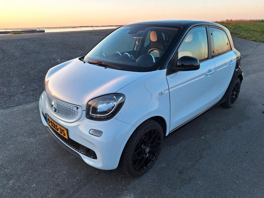 Smart ForFour - Perfect in orde - weinig km - zeer zuinig, Auto's, Smart, USB, Wit, Overige kleuren, Handgeschakeld