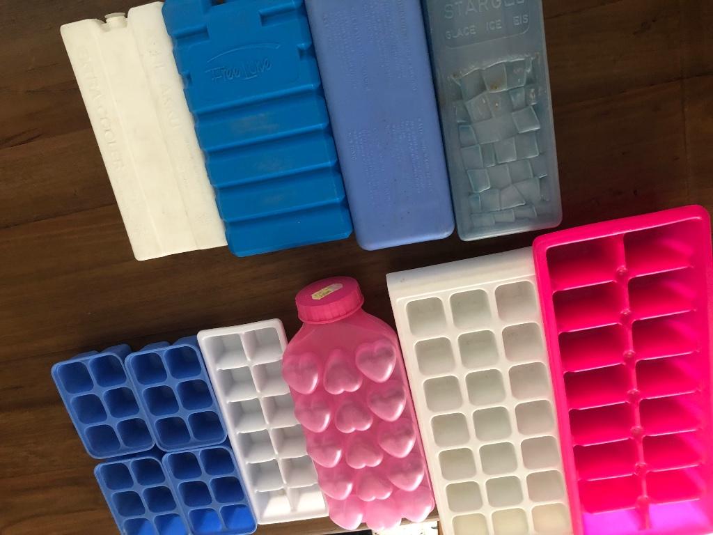 12 bacs à glaçons, Maison & Meubles, Cuisine| Tupperware, Comme neuf, Enlèvement ou Envoi