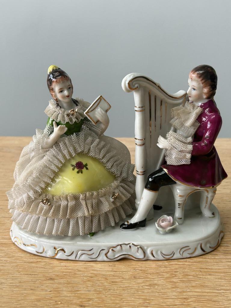 Porseleinen beeldje in Dresden stijl, Antiek en Kunst, Ophalen of Verzenden