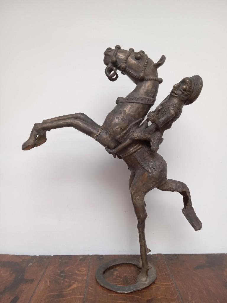 Grand cavalier Bamoun en bronze du Cameroun (Afrique), Antiquités & Art, Envoi