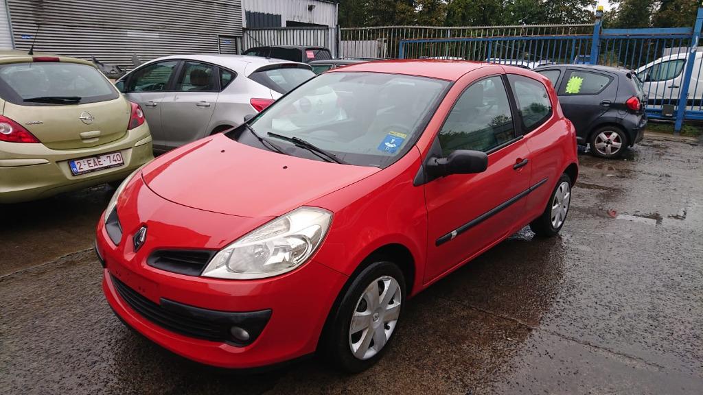 Renault clio 1200cc essence 2006 155000km ve clim GARANTIE, Autos, Rouge, Achat, Entreprise, Boîte manuelle