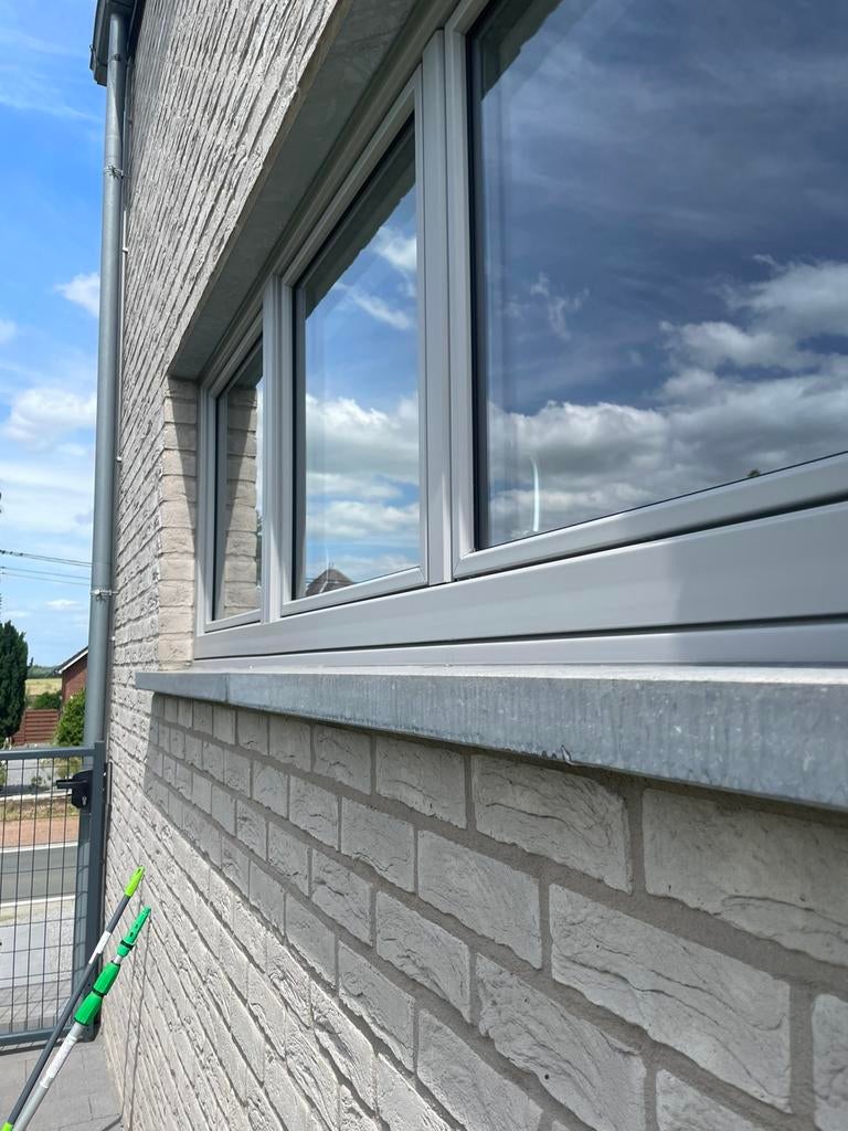 Laveur de vitres professionnel, Nettoyage des locaux commerciaux