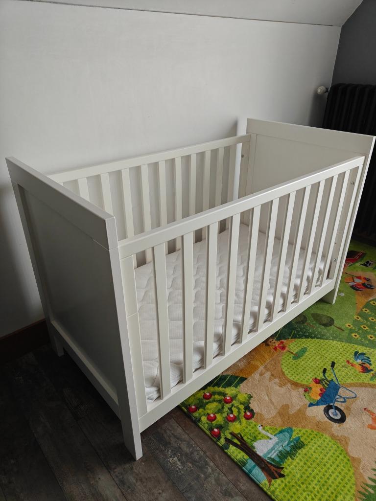 Babybedje Bopita + matras + aerosleep accessoires, Kinderen en Baby's, Babywiegjes en Ledikanten, Ophalen, Zo goed als nieuw