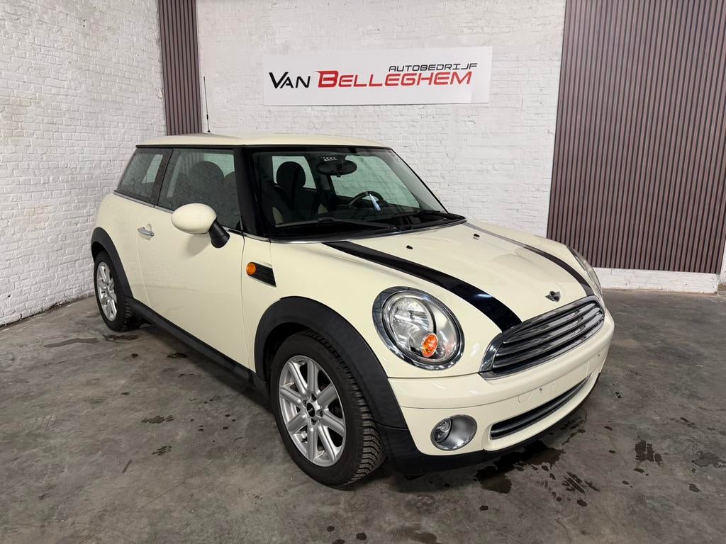 Uitzonderlijke mini one 1.6 benzine met slechts 24.000km!!, Auto's, Mini, Electronic Stability Program (ESP), Leder en Stof, Wit