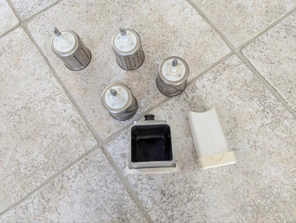 Snij en rasphulpstuk voor Kenwood, Elektronische apparatuur, Keukenmixers, Ophalen, Zo goed als nieuw