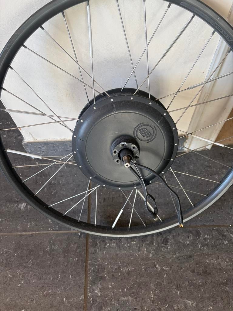 Motor wiel 26 inch, Fietsen en Brommers, Fietsonderdelen, Ophalen, Zo goed als nieuw, Wiel