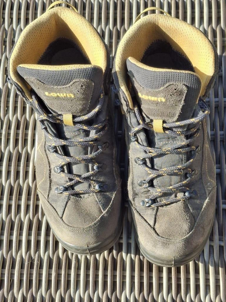 Lowa wandelschoenen maat 39, Ophalen, Gebruikt, Schoenen