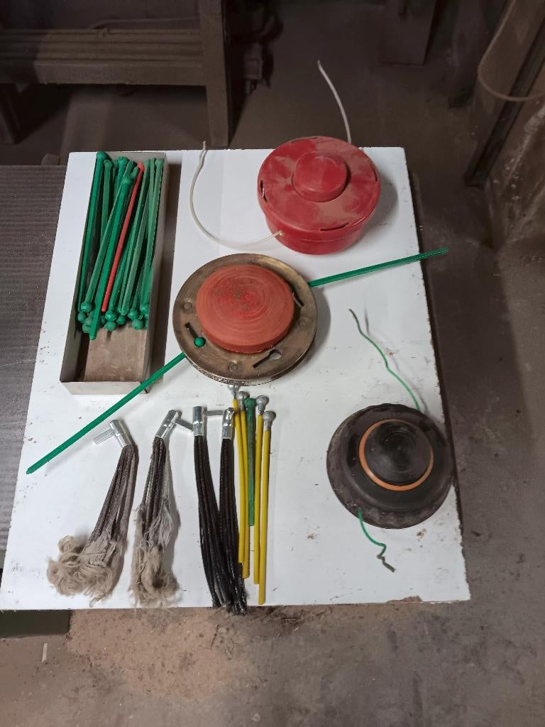 bosmaaier ,grastrimmer, weedlover + snijkoppen, Ophalen, Zo goed als nieuw