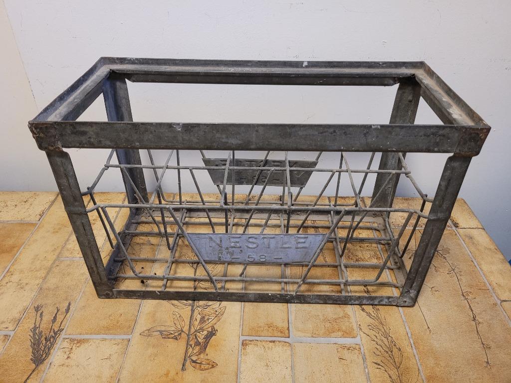 ancien casier métallique publicitaire Nestlé 1958, Enlèvement ou Envoi, Utilisé, Autres types