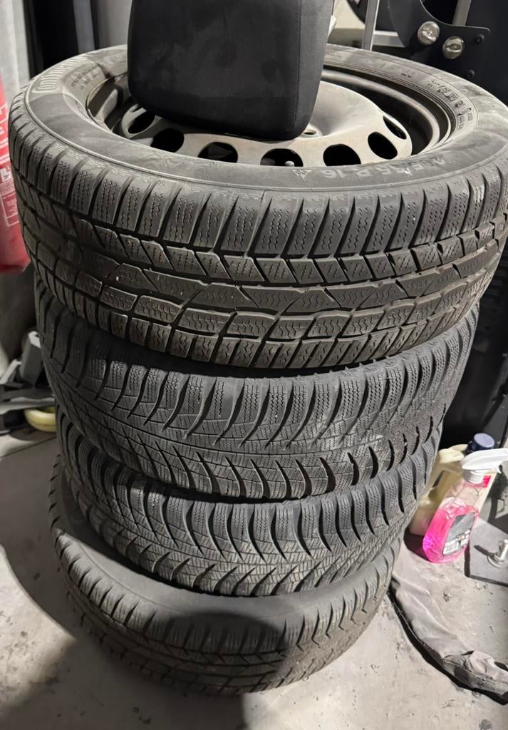 Pneus 205/55/16  sur jantes en tôle 5x112, Enlèvement, Comme neuf