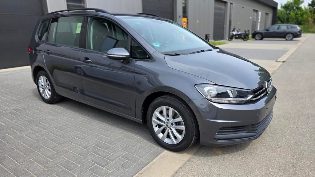 VW Touran 1.4 Benzine Automaat 7 Zitplaatsen  !! MODEL 2018, Auto's, Automaat, Monovolume, 4 cilinders, 7 zetels