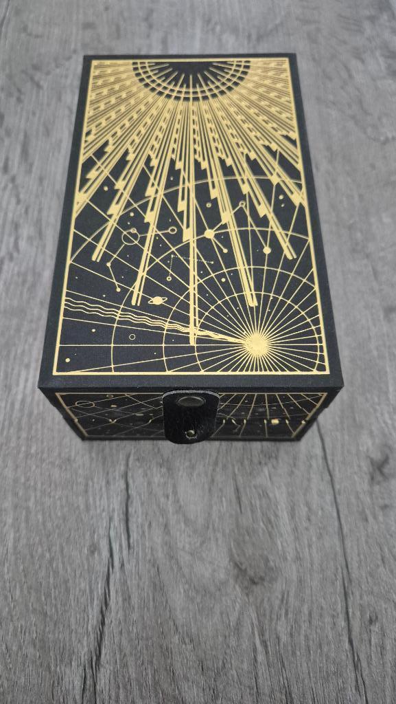 Tomorrowland Treasure Case 2022 incl kompas, Verzamelen, Ophalen of Verzenden