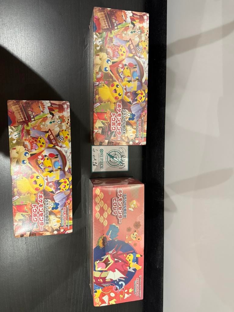Box Pokémon center Hiroshima 1x et tohoku 2x, Hobby en Vrije tijd, Ophalen, Nieuw