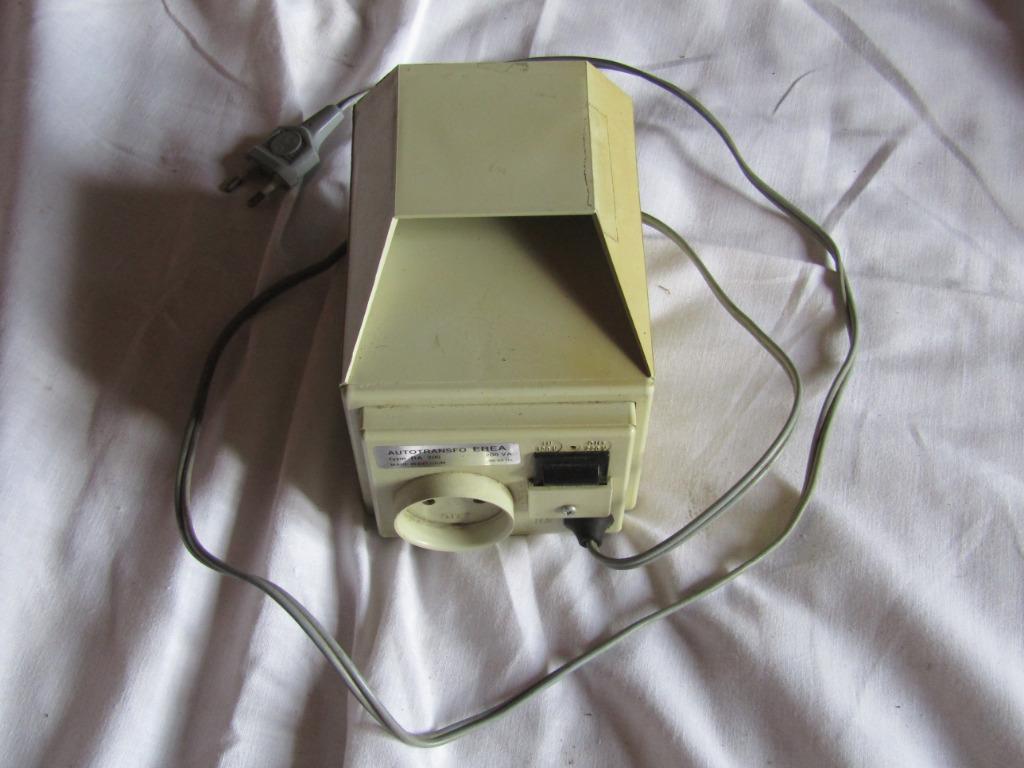 Autotransformateur EREA type BA 200, Bricolage & Construction, Électricité & Câbles, Enlèvement ou Envoi, Utilisé, Prise de courant