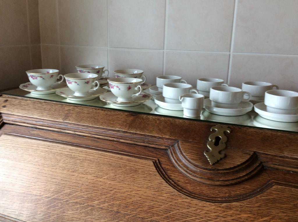 Mokka tasjes, Ophalen, Zo goed als nieuw, Porselein, Overige typen